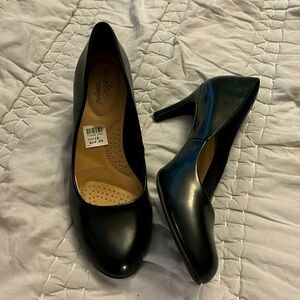 NEW Dexflex Comfort Black pump high heels size 10